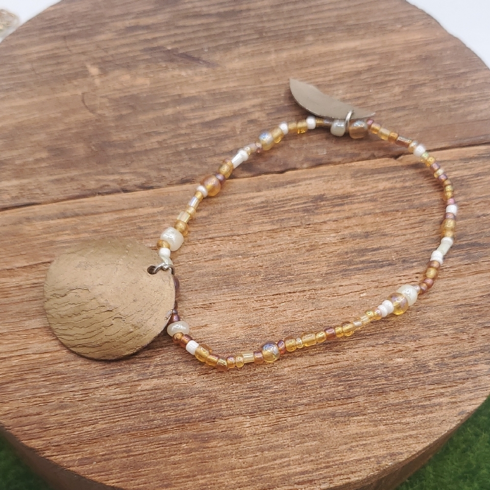 Delicate Gold Tone Fairy Core Bead and Disc Bracelet - Women B3431